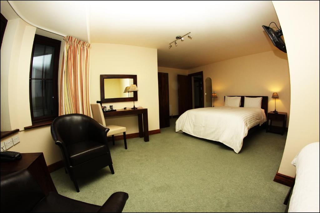 All The Twos Lodge Clifden Room photo